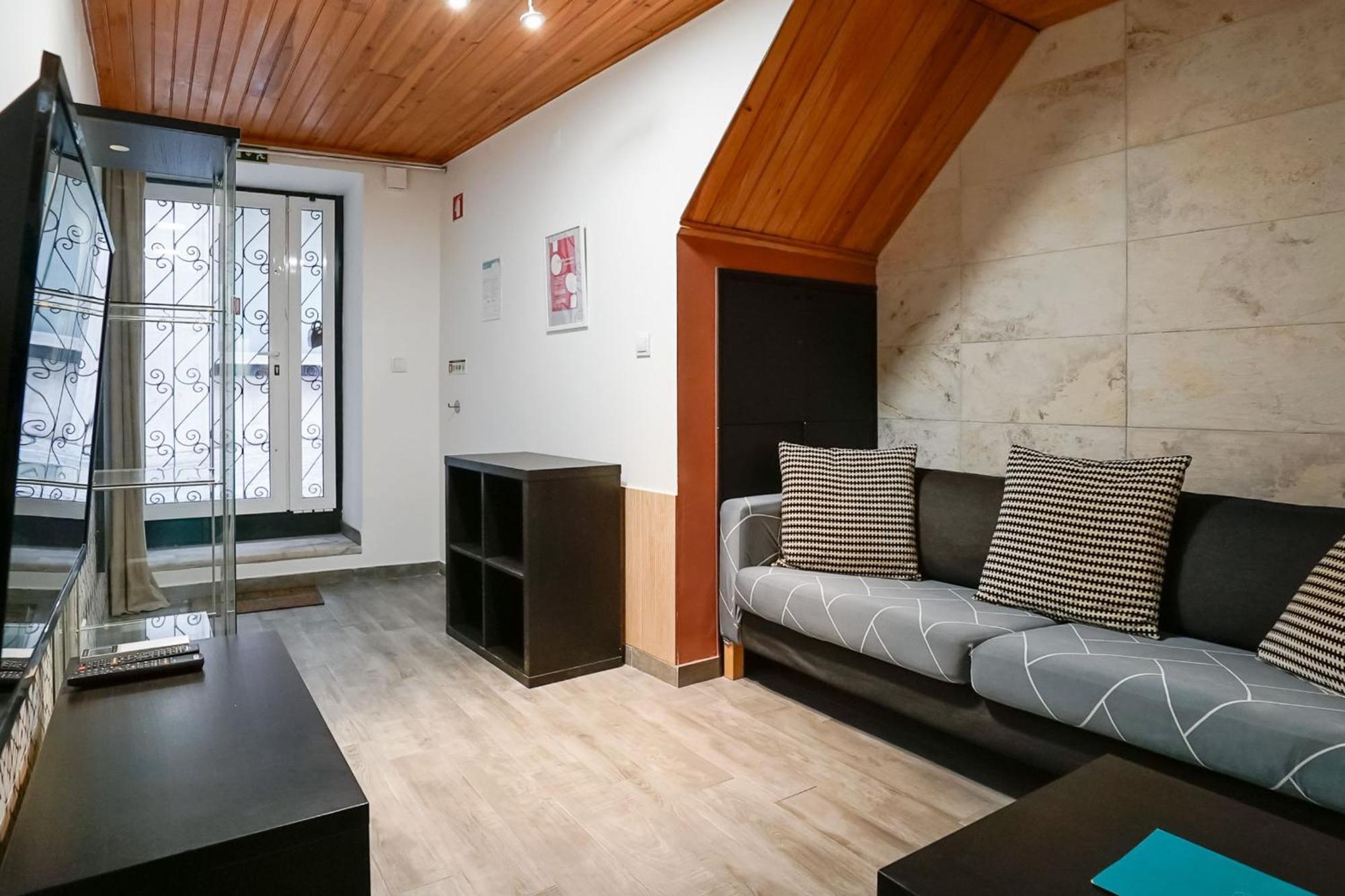 Cosmopolitan Chiado Apartment By Lovelystay Lisboa Exterior foto
